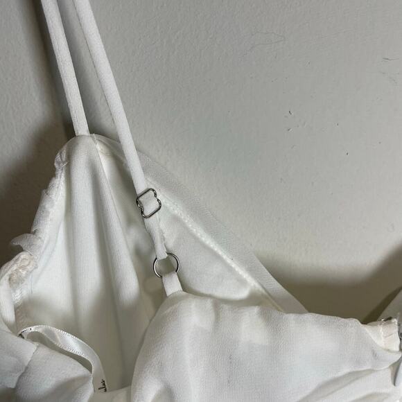 Lulu’s White Ruffles Dress NWT - Picture 12 of 12
